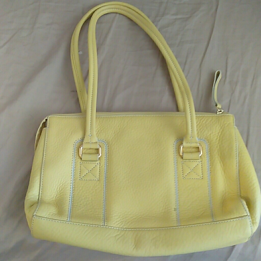 NEW Genuine FOSSIL 100 % LEATHER PURSE Yellow